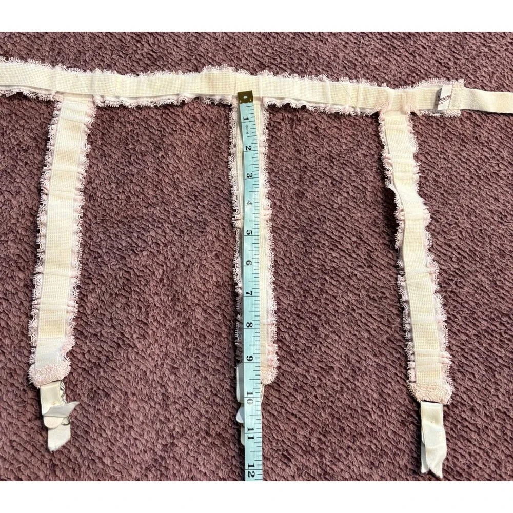 Simone vintage garter